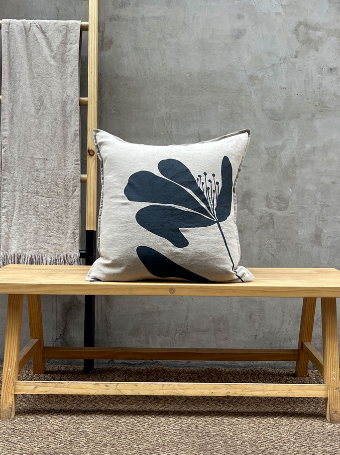 Funda Cojín Flor Ana. Colección Botánica
