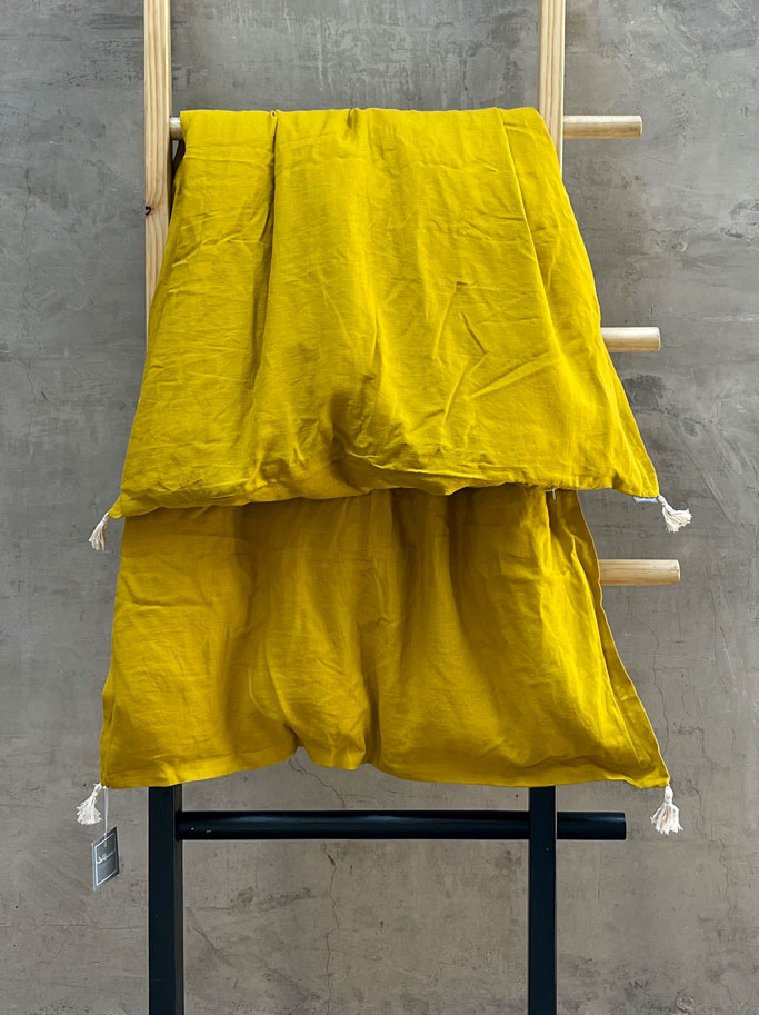 Piecera ó Sofá Cover 160 x 80 Lino Mostaza Tradicional, relleno en pumon de plumas