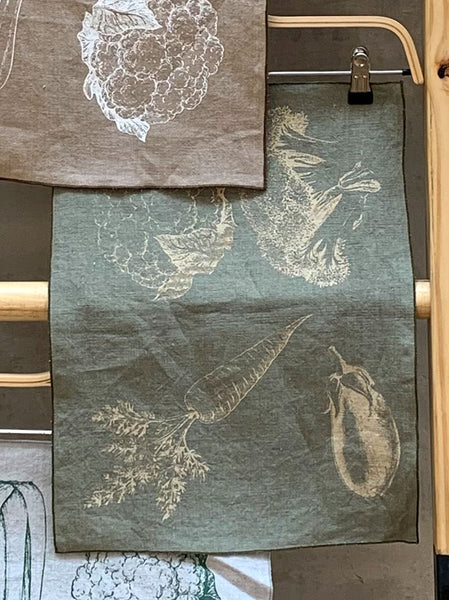 Individual Lino Verde Tiza  Alto Gramaje estampado más festón por el borde